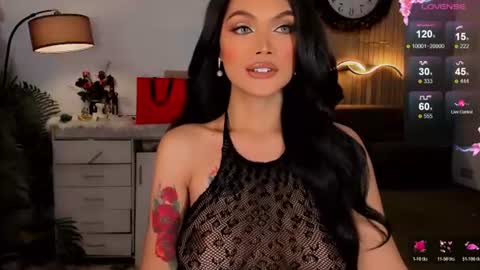Snapshot of divinequeen chatting on 06.19.26 online show from 06.19.26