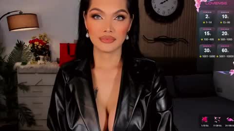 Snapshot of divinequeen chatting on 06.23.26 online show from 06.23.26