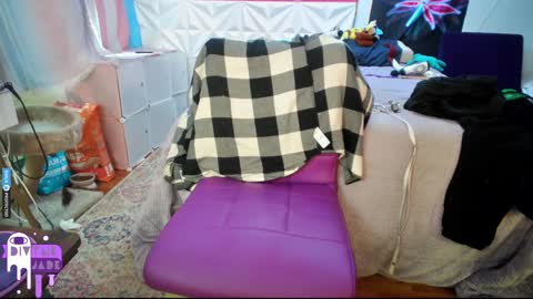 Jade Divyne online show from 12.11.24