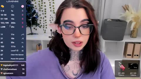 Snapshot of dixipixi_ chatting on 12.19.24 dixipixi_ online show from 12.19.24