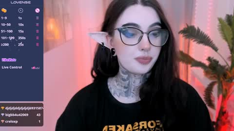 Snapshot of dixipixi_ chatting on 01.23.25 dixipixi_ online show from 01.23.25