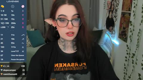 Snapshot of dixipixi_ chatting on 02.02.25 dixipixi_ online show from 02.02.25