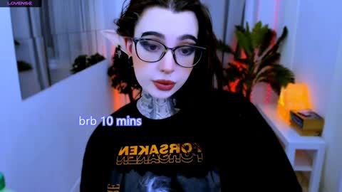 Snapshot of dixipixi_ chatting on 02.07.25 dixipixi_ online show from 02.07.25