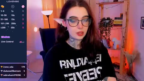 Snapshot of dixipixi_ chatting on 02.09.25 dixipixi_ online show from 02.09.25
