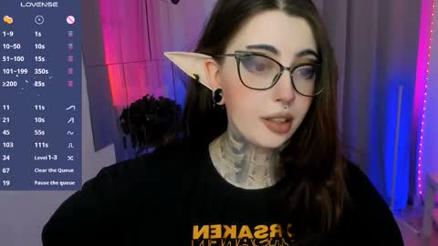 Snapshot of dixipixi_ chatting on 09.19.25 dixipixi_ online show from 09.19.25