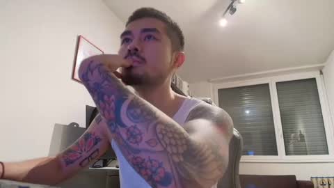 Snapshot of dixonhuang chatting on 09.30.25 D online show from 09.30.25