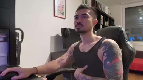 Snapshot of dixonhuang chatting on 10.01.25 D online show from 10.01.25