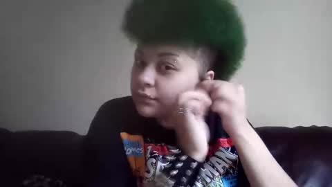 Snapshot of dizzinsweatyy chatting on 12.21.25 dizzinsweatyy online show from 12.21.25