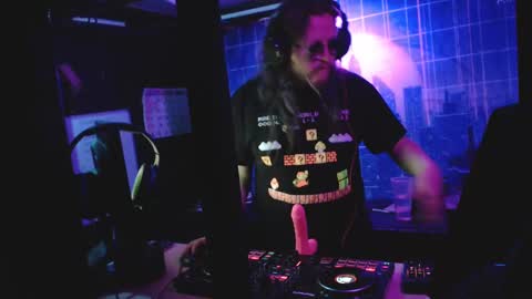 Snapshot of dj_capitain_claw chatting on 01.21.25 Adrian Arturo online show from 01.21.25