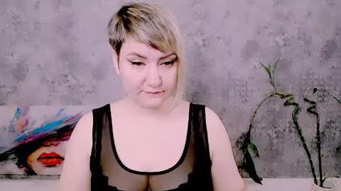 Snapshot of djullia chatting on 05.04.26 djullia online show from 05.04.26