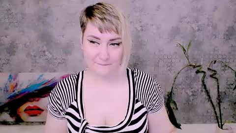 Snapshot of djullia chatting on 05.20.26 djullia online show from 05.20.26