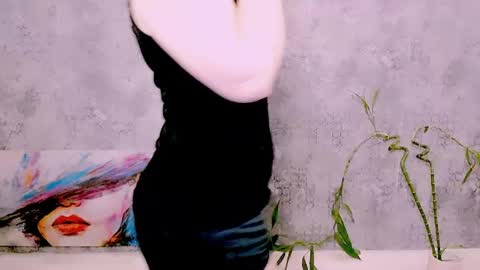 Snapshot of djullia chatting on 05.23.26 djullia online show from 05.23.26