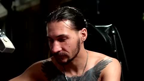 Snapshot of dl_raven chatting on 06.18.26 Silverhand online show from 06.18.26