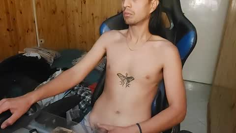 Snapshot of dmez chatting on 12.23.24 dmez online show from 12.23.24