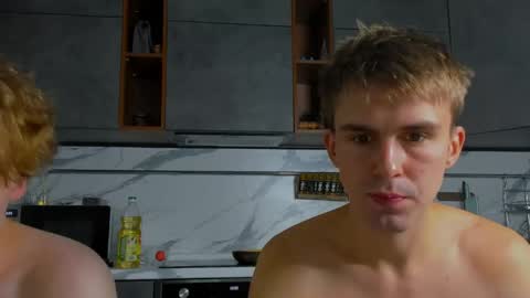 Snapshot of dobrovoritel chatting on 05.11.26 Robert online show from 05.11.26