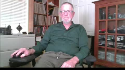 Snapshot of doctorfine4 chatting on 04.01.26 Doctor Fine online show from 04.01.26