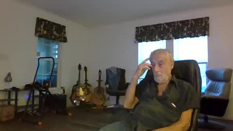 Snapshot of dogluc7 chatting on 03.02.25 dogluc7 online show from 03.02.25