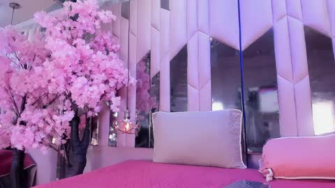    online show from 04.04.26