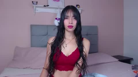 Snapshot of dolce_horny chatting on 11.04.25 Dolce online show from 11.04.25