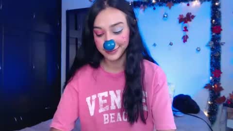 Snapshot of dolceclown_ chatting on 12.04.24 dolceclown_ online show from 12.04.24