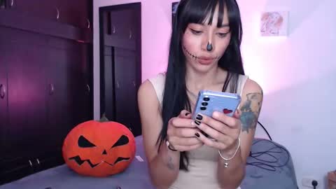 Snapshot of dolceclown_ chatting on 11.02.25 dolceclown_ online show from 11.02.25