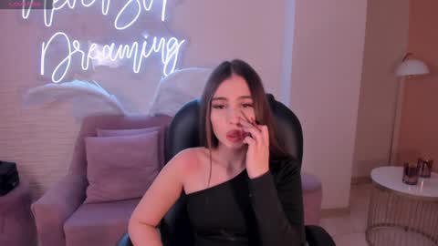 Snapshot of dolcieelliot chatting on 01.15.25 Dolcie online show from 01.15.25