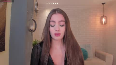 Snapshot of dolcieelliot chatting on 02.07.25 Dolcie online show from 02.07.25