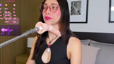 Bella  online show from 04.18.26