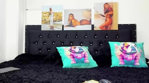 Snapshot of doll_celeste19 chatting on 01.18.25 C E L E S T E online show from 01.18.25