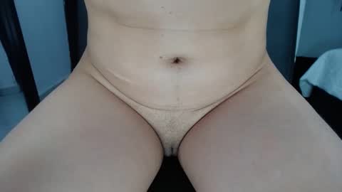 Snapshot of doll_dollys_ chatting on 02.19.25 doll_dollys_ online show from 02.19.25