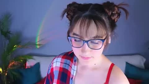 Snapshot of doll_tessa chatting on 10.17.25 Tessa online show from 10.17.25
