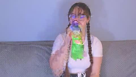 Snapshot of doll_tessa chatting on 05.11.26 Tessa online show from 05.11.26