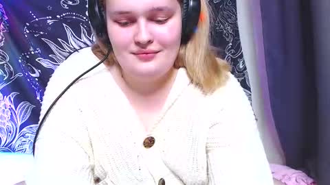 Snapshot of dolled_up_cvnt chatting on 09.28.25 Miss Rose online show from 09.28.25