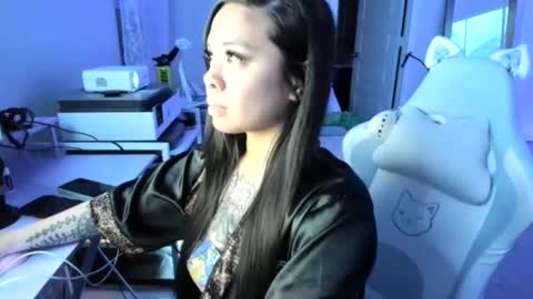 DOLLLFACE online show from 04.03.26