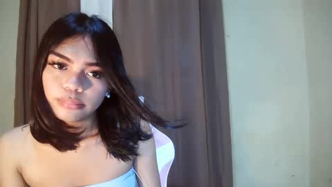 Snapshot of dolly_angel2 chatting on 12.08.24 dolly_angel2 online show from 12.08.24