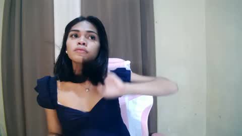 Snapshot of dolly_angel2 chatting on 01.07.25 dolly_angel2 online show from 01.07.25