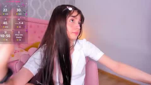 Snapshot of dolly_kitter chatting on 06.19.26 dolly_kitter online show from 06.19.26