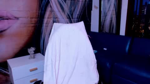 Dolly pocket online show from 04.13.26