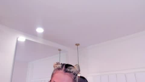 Snapshot of dolly_walker chatting on 05.02.26 dolly walker online show from 05.02.26