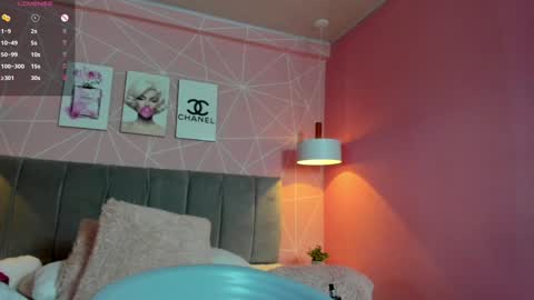 Call me Zoe  online show from 01.03.25