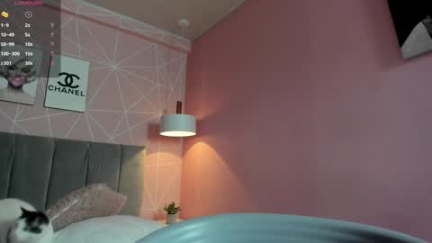 Call me Zoe  online show from 01.10.25