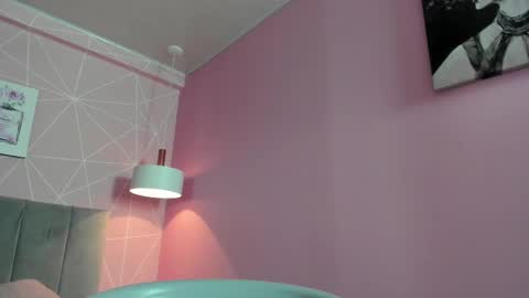 Call me Zoe  online show from 02.25.25