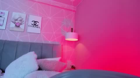 Call me Zoe  online show from 02.23.26