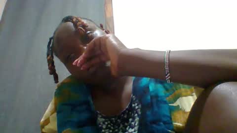 dollyvee online show from 11.28.25