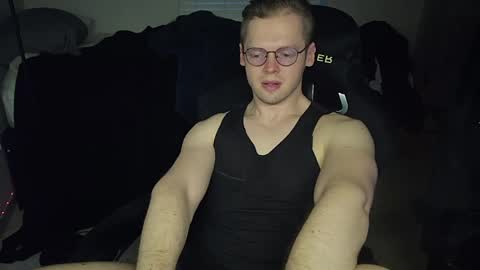 Snapshot of doloresman chatting on 05.14.26 doloresman online show from 05.14.26