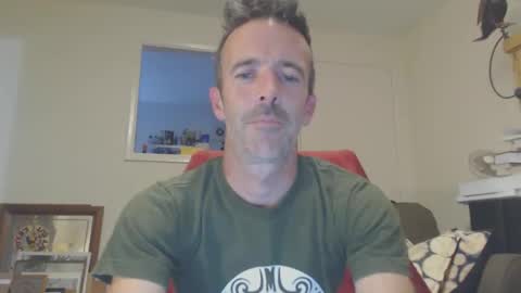 Snapshot of dombolio chatting on 10.05.25 Dombol online show from 10.05.25