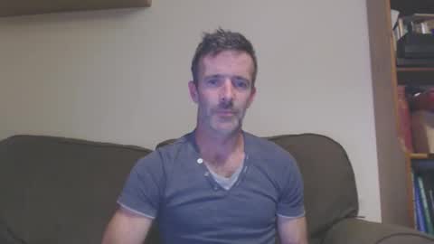 Snapshot of dombolio chatting on 10.16.25 Dombol online show from 10.16.25