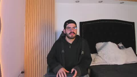 Snapshot of domboy_ chatting on 07.11.26 domboy online show from 07.11.26