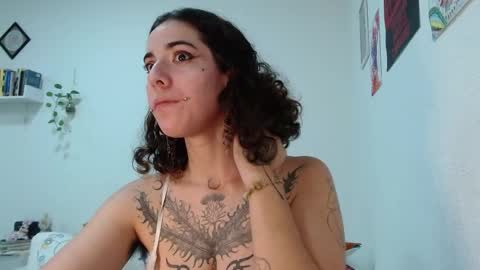 Snapshot of domenica_dos_ouros chatting on 04.07.26 sweet domme online show from 04.07.26
