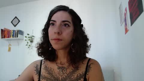 Snapshot of domenica_dos_ouros chatting on 04.11.26 sweet domme online show from 04.11.26